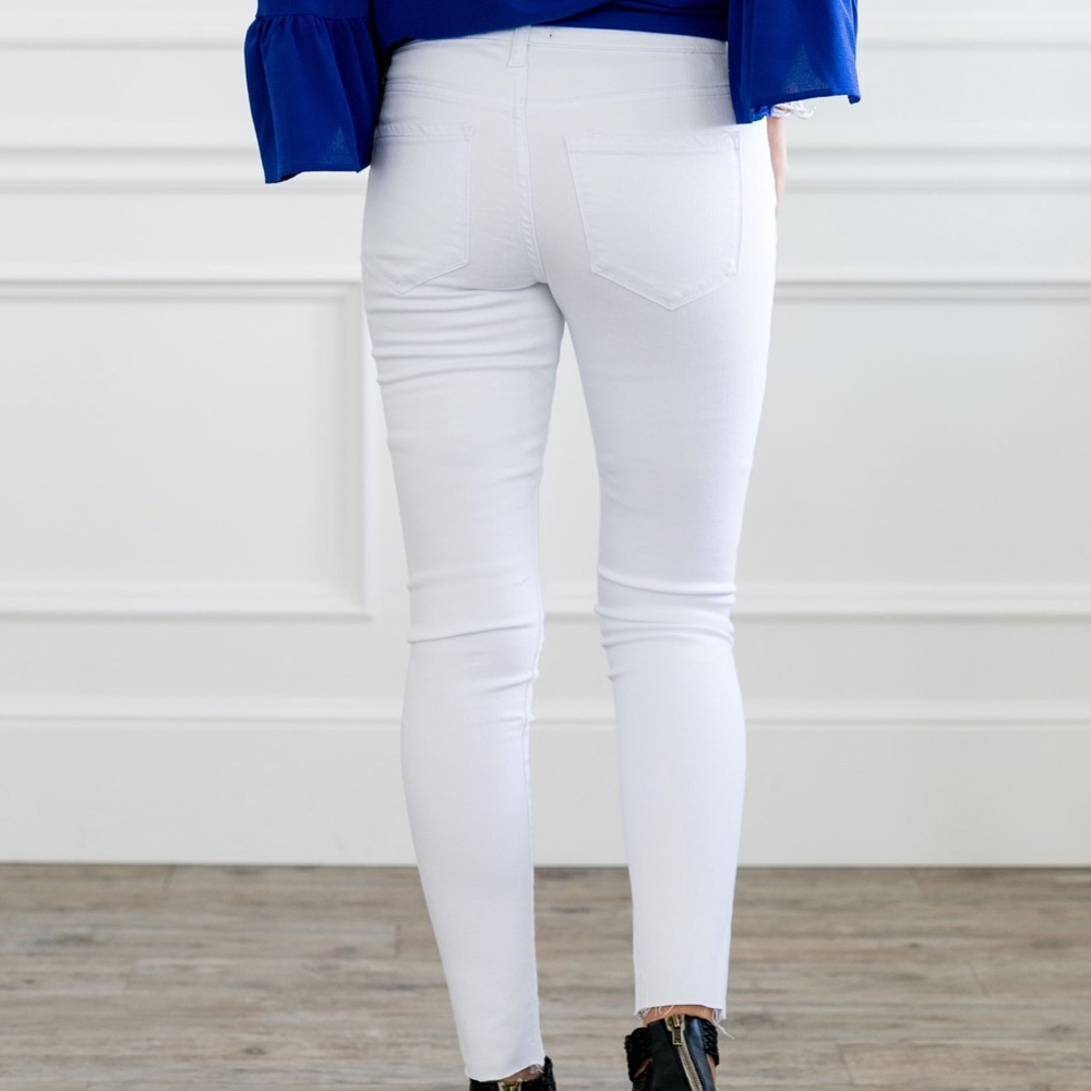 Frayed Hem Cropped Skinny Jeans